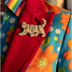 Vintage Ruby Z Grey Striped Tabby Cat Ceramic Brooch Pin Candace Loheed